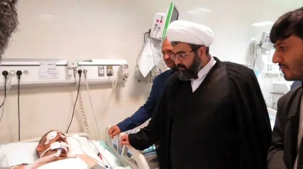 عیادت دادستان عمومی و انقلاب مرکز سیستان و بلوچستان از مجروحان حادثه تروریستی خاش- زاهدان 