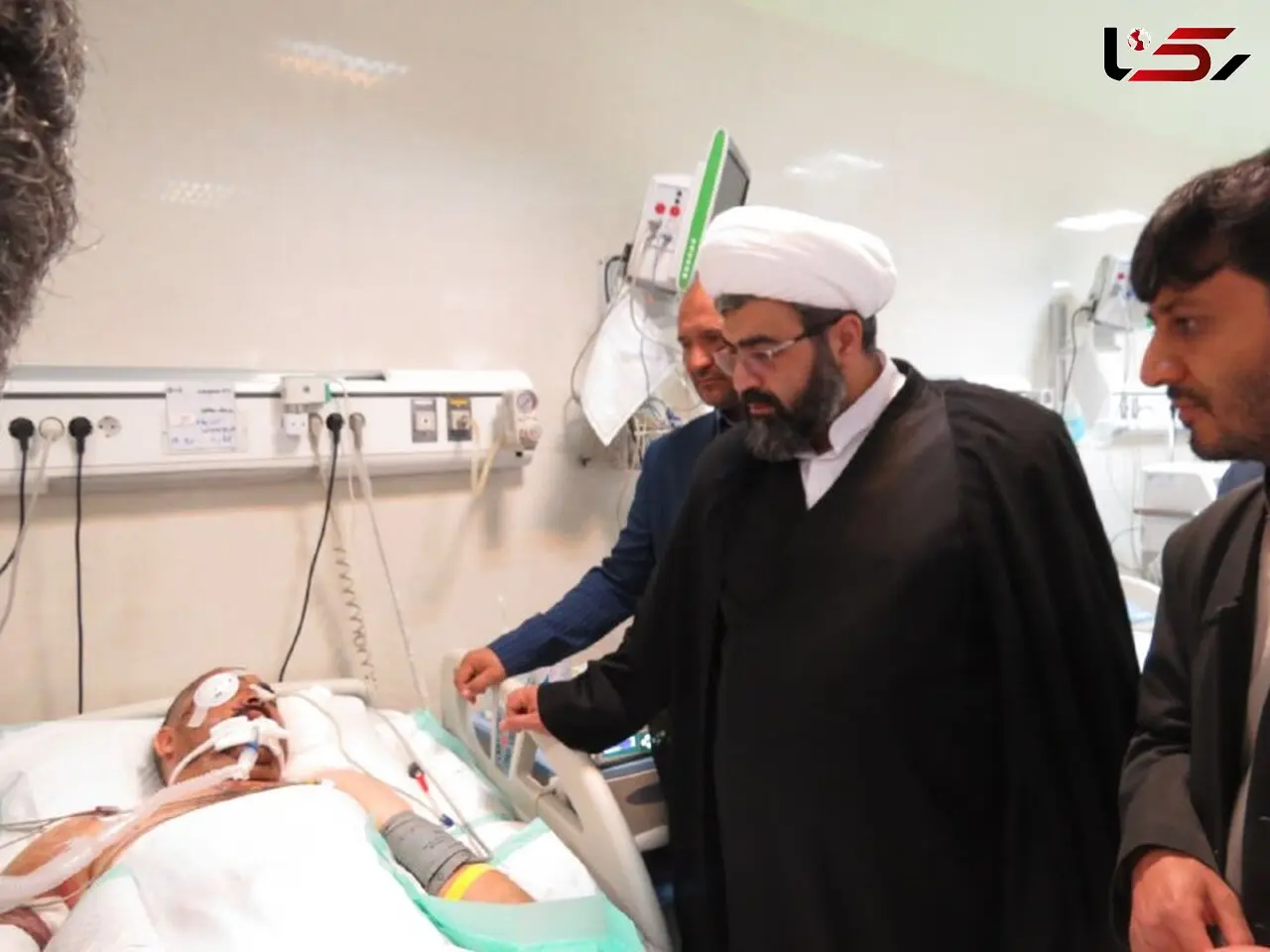 عیادت دادستان عمومی و انقلاب مرکز سیستان و بلوچستان از مجروحان حادثه تروریستی خاش- زاهدان 