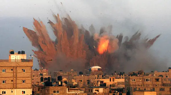 پایتخت عربستان بمباران شد