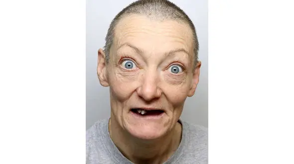 این زن را ببیند / او با این چهره وحشتناک از مردم زورگیری می کرد+عکس