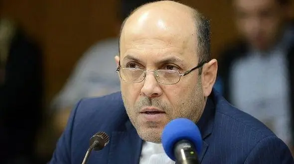 انتقادات تند مدیر عامل باشگاه استقلال از شرایط تیم  / کارگران نگاهشان به ساق پا شماست بعد شما تا صبح بیدارید ؟+ فیلم