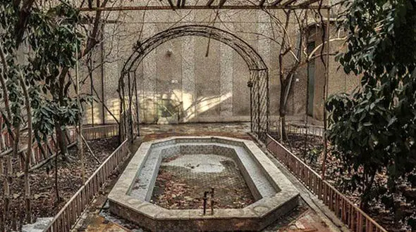 بی‌مهری میراث به خانه فروغ + فیلم 