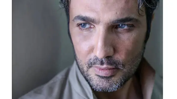 این زن دل همه دختران عاشق پیشه را شکاند / عکس همسر فروتن که کراش دختران دهه 70 بود!