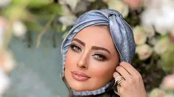 زندگی سوپرلاکچری نفیسه روشن در خارج از کشور/ از ماشین آنچنانی تا قاب گوشی از جنس طلا+ فیلم