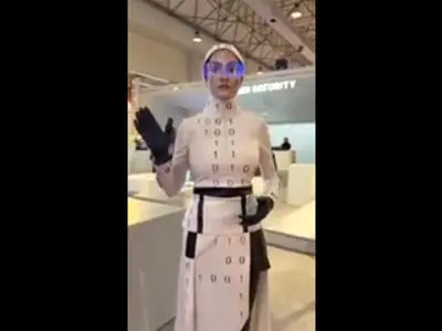 راز ربات پرحاشیه نمایشگاه کیش فاش شد! / فیلم