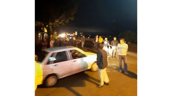 فیلم لحظه هفت تیرکشی اوباش در جوکندان / 3 مغازه دار زخمی شدند