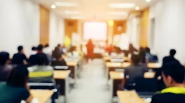 دانش آموزان بعد از کلاس های آنلاین از موبایل کمتر استفاده کنند/ ضعیف شدن یک درجه ای چشم