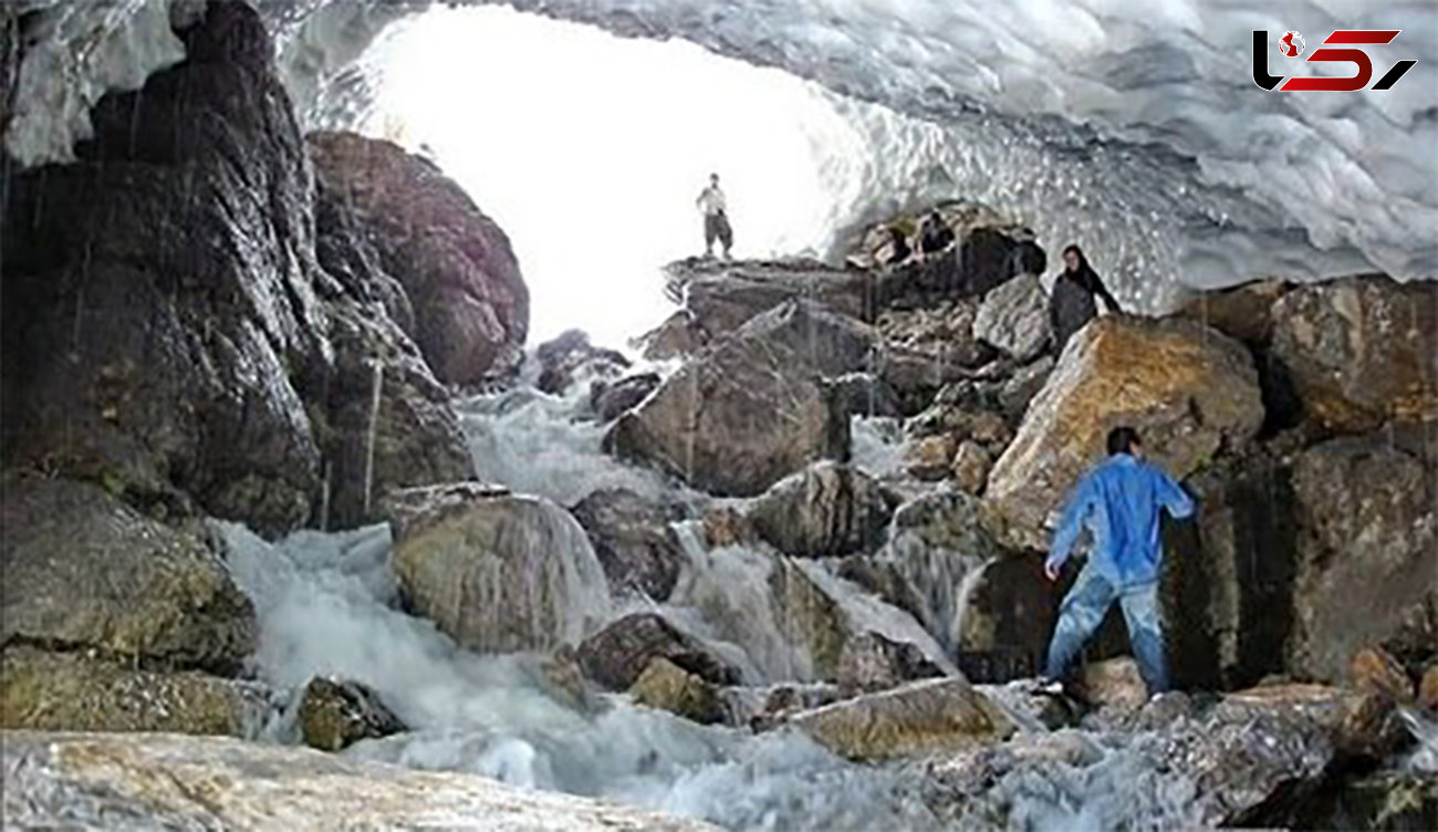 پسر 15 ساله در حادثه ریزش غار یخی «چما» کوهرنگ کشته شد / 11 تن نجات یافتند