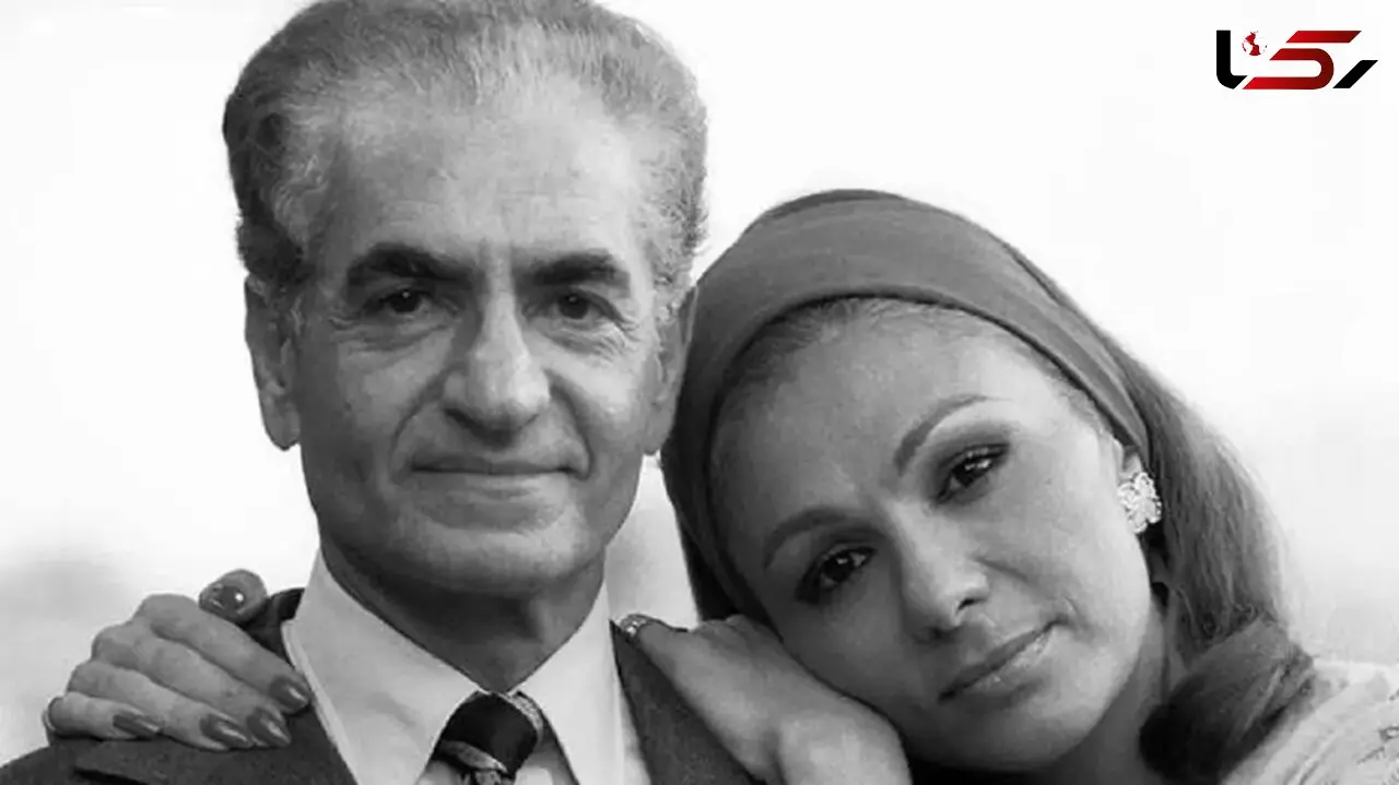 سفر به ایام قدیم/  سگ بازی محمدرضا شاه و خانواده پهلوی وسط کاخ نیاوران / سال 1350