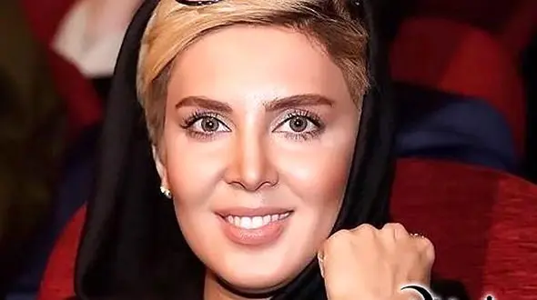 عکس لیلا بلوکات با تیپ رنگ زرد 