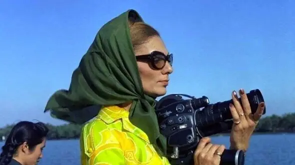 سفر به ایام قدیم سال 1351؛ سفر فرح پهلوی به پکن برای دیدن دیوار چین