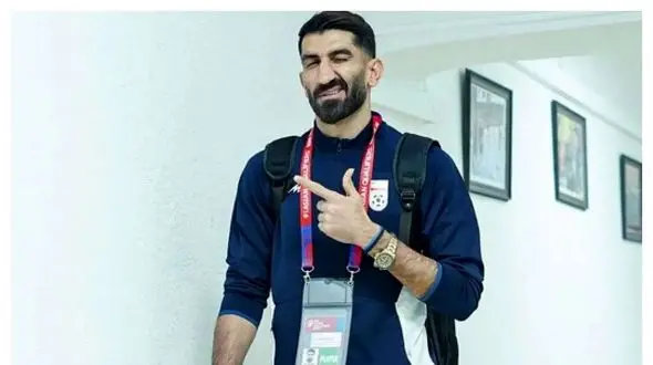 علیرضا بیرانوند: یه پیرزن که منو نمیشناخت بهم گفت جوون به من کمک کن و من 5طبقه 7تا کیسه برنج رو بردم بالا و آخرش بهم گفت چقدر بهت پول بدم منم گفتم...+فیلم