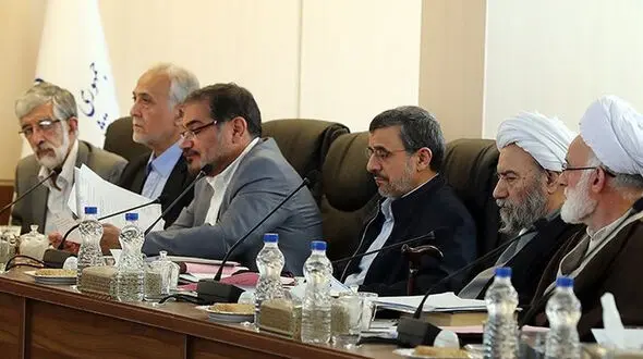 جابجایی عجیب صندلی احمدی نژاد در جلسات مجمع تشخیص
