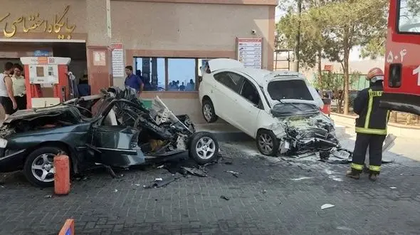 عکس تصادف عجیب در جایگاه سوخت‌ اتوبان کاشان / یک زن کشته شد + فیلم