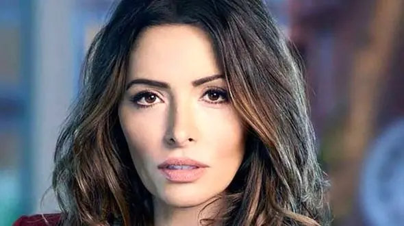 این زن ایرانی بازمانده خاندان فتحعلی قاجار !  + عکس سارا شاهی بازیگر هالیوود !