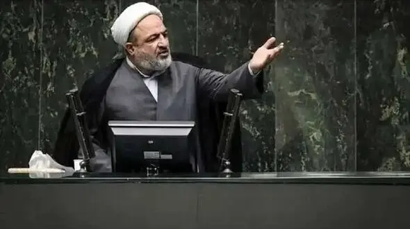 قاب عکس جنجالی و توجه برانگیز از رسایی و تتلو