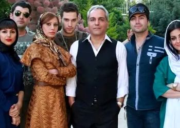 فیلم آواز خوانی محشر مهران مدیری تو عمارت لوکس / اگه یادش بره که وعده با من داره وای وای وای