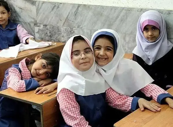 معاون وزیر از تولید سرود نسل "ضد زورگویی" در آموزش و پرورش خبر داد !  + فیلم