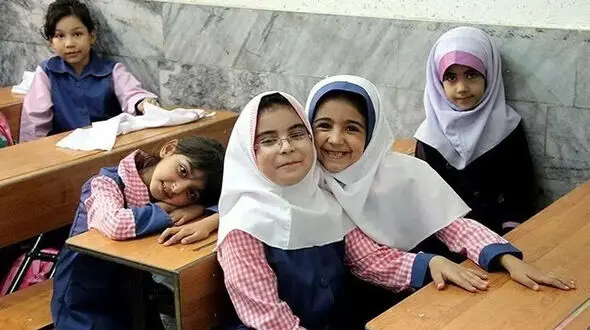 معاون وزیر از تولید سرود نسل "ضد زورگویی" در آموزش و پرورش خبر داد !  + فیلم