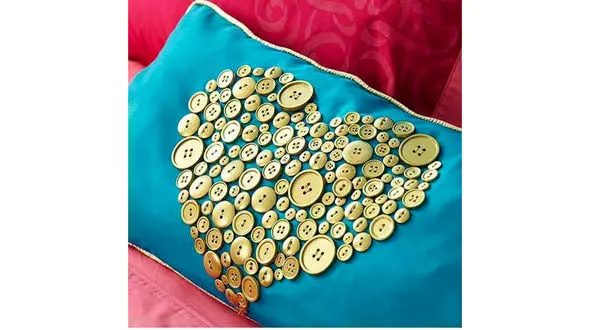 هنرنمایی در خانه با دوخت کوسن های رنگی