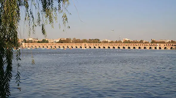 فیلم باورنکردنی از خروجی آب  آبشار تونل کوهرنگ به زاینده رود اصفهان