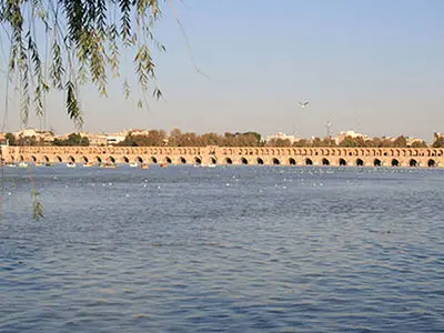 فیلم باورنکردنی از خروجی آب  آبشار تونل کوهرنگ به زاینده رود اصفهان