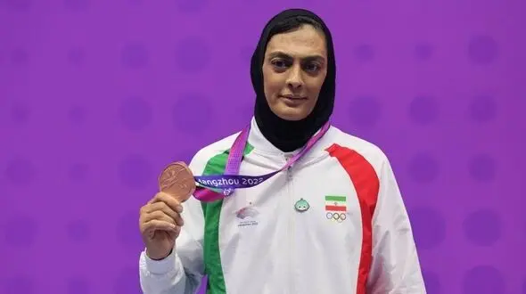 شهربانو منصوریان: من با افتخار مدالم رو تقدیم به رئیس جمهور کردم، در خانواده‌ای ضعیف به دنیا آمدم برای همین به ما می‌گفتند خواهران غریب و...!