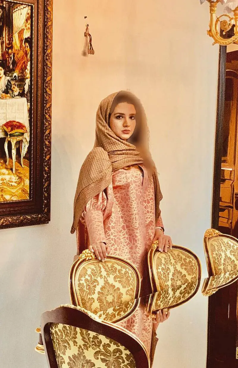 روژان آریامنش