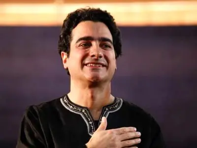 دانلود آهنگ همایون شجریان دل ستان / ای ساربان آهسته رو ک آرام جانم میرود