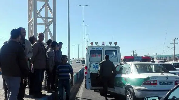 دختر 20 ساله در ساوه دست به خودکشی زد + عکس 