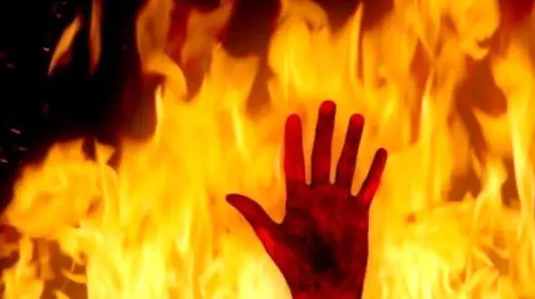 آتش زدن مادر 74 ساله در وردآورد تهران / قاتل فرزند 54 ساله این زن است!
