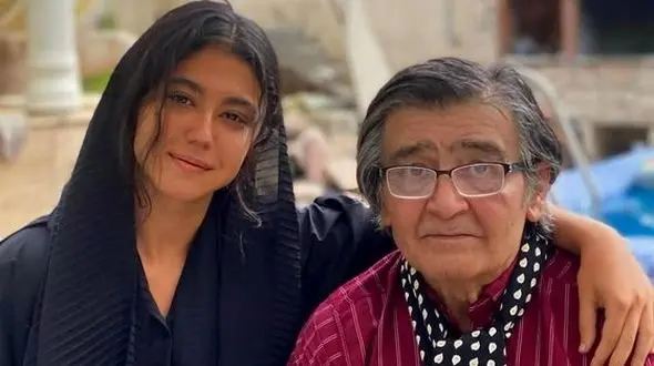 عکس لو رفته رضا رویگری با 2 دختر جوان در خانه اش | تصاویر رضا رویگری 