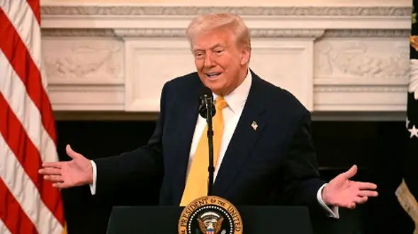 ترامپ: تلاش می‌کنیم با تهران به توافق برسیم تا ویرانی و مرگ رخ ندهد / داریم کار‌های زیادی روی ایران انجام می‌دهیم؛ آنها در مذاکره خوب هستند