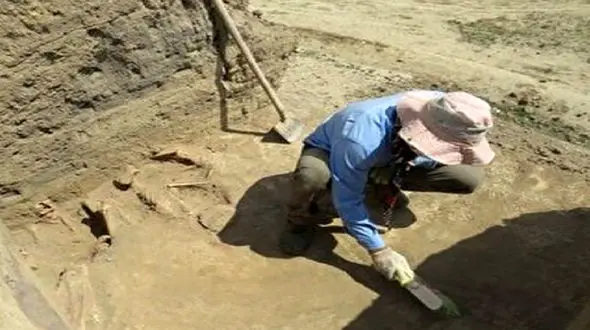 روستایی که مردگانشان را در کف خانه دفن می‌کردند!