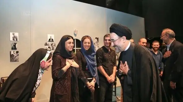 عکس/ دیدار صمیمی بازیگران و چهره های سرشناس ایرانی با سیدمحمد خاتمی/ از ریما رامین فر تا  اندیشهع فولادوند!