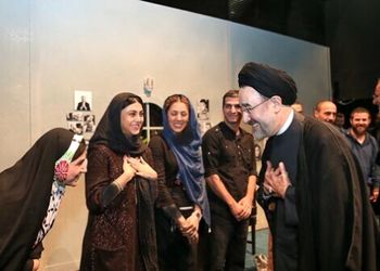 عکس/ دیدار صمیمی بازیگران و چهره های سرشناس ایرانی با سیدمحمد خاتمی/ از ریما رامین فر تا  اندیشهع فولادوند!