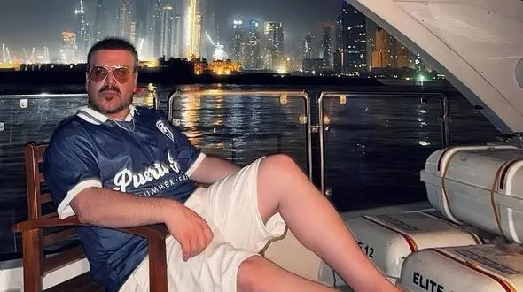 فیلم/ بهرنگ علوی در قایق تفریحی شخصی اش: مادر بزرگم بهم میگفت همیشه کفش خوب بپوش دوست به چشم آدم نگاه میکنه و دشمن به کفش آدم!