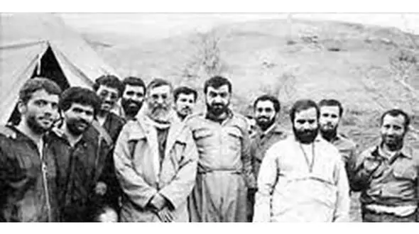 بازخوانی بازدید حضرت خامنه ای از نقطه صفر مرزی زیر آتش+ عکس