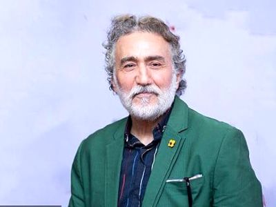 فیلم/ رقص رضا توکلی روی تخت بیمارستان : تشکر میکنم از تک تک شما چقدر مرام چقدر …اینهمه انرژی که به من منتقل شد تو بیمارستان… من حالم …