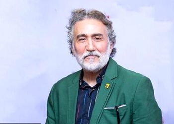فیلم/ رقص رضا توکلی روی تخت بیمارستان : تشکر میکنم از تک تک شما چقدر مرام چقدر …اینهمه انرژی که به من منتقل شد تو بیمارستان… من حالم …