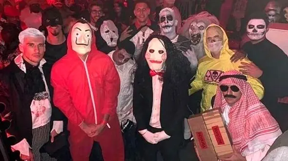 فوتبالیست سرشناس در هالووین لباس شیخ عرب را پوشید+ عکس
