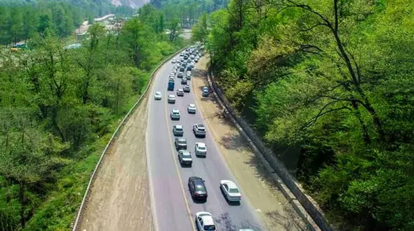 آخرین وضعیت ترافیک در جاده چالوس و هراز / مسافران بخوانند