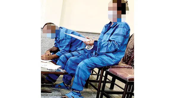 پسر بی آبرویی را از پدر به ارث برد ! / پدر و پسر از هم خجالت نمی کشیدند + عکس