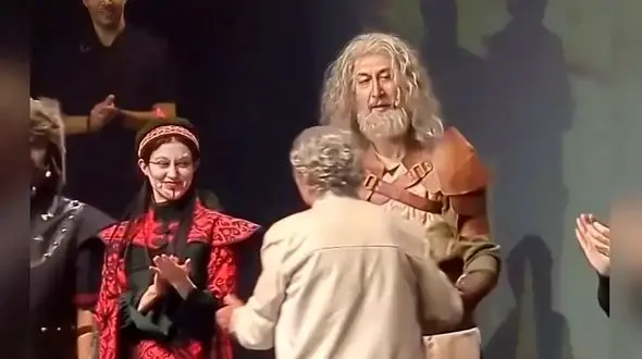 فیلم پرافتخار از لحظه دیدار بهروز وثوفی با بهرام رادان، گوهر خیراندیش و بهرام افشاری در آمریکا !