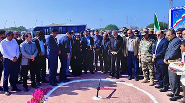  افتتاح واحدهای مسکونی بوموسی در کمتر از یکسال/ تردد هوایی و دریایی به جزیره آسان می‌شود
