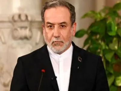 عراقچی: ایران به کشورهای همسایه حمله نمی کند، بلکه به پایگاه های آمریکایی حمله می  کند/ اورانیوم از ایران خارج نمی شود