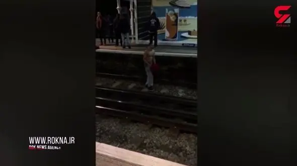 خواننده رپر راه را بر قطار سد کرد + فیلم