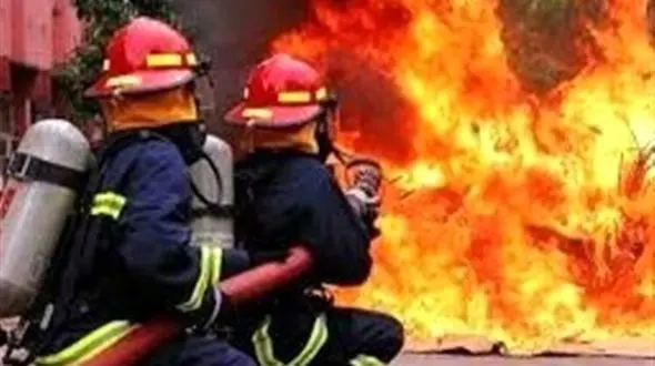 آتش سوزی گسترده در خیابان امام رضا (ع) مشهد + فیلم