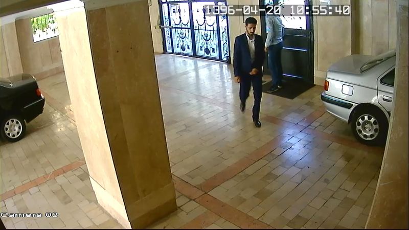 اداره یکم - متهم اداره یکم با کت و شلوار (3)