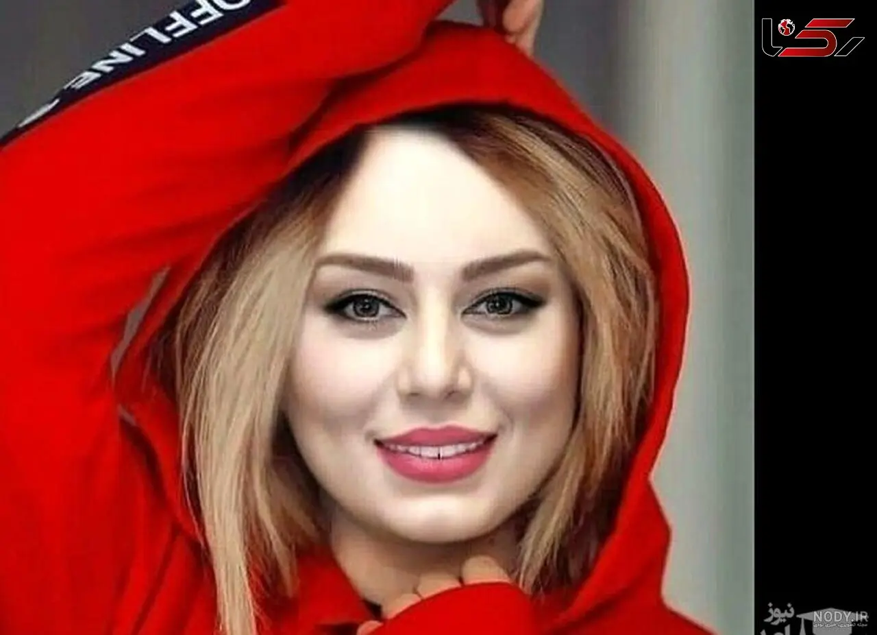 عکس خانم بازیگر در کافه